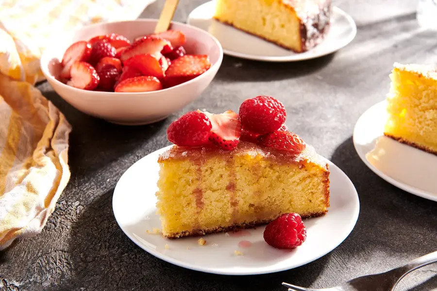 Chocolate Chip Ricotta Cake With Strawberries