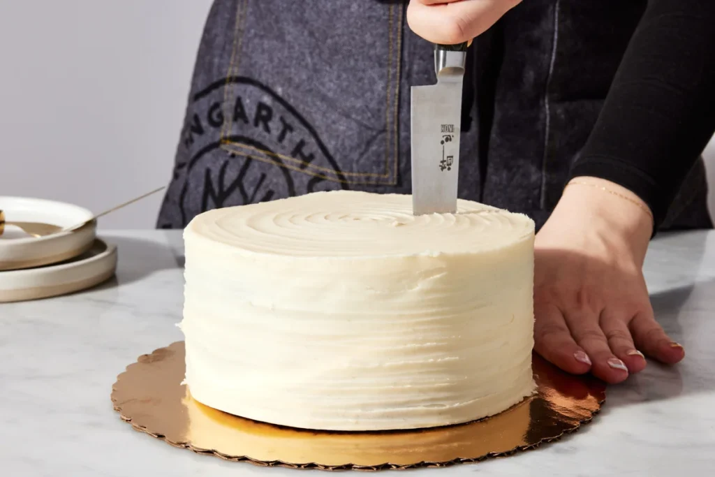 Triple-Layer 9-Inch Cake Can Serve Around 30 People