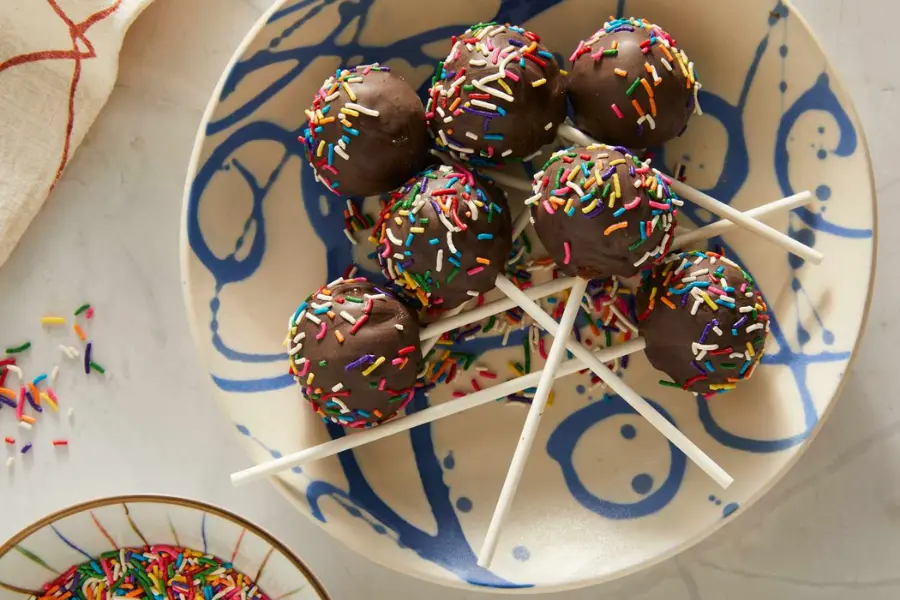 Colorful Starbucks Cake Pops Copycat Recipe