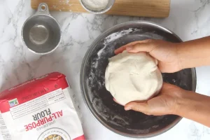 Knead the salt dough with your hands for 5-10 minutes